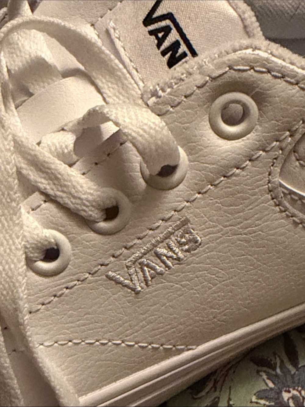 Vans Seldan White Low-Top Leather-Sneakers-Women’s 9 - Picture 5 of 5